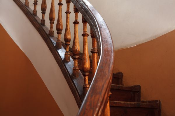 Wooden Handrail Assembly